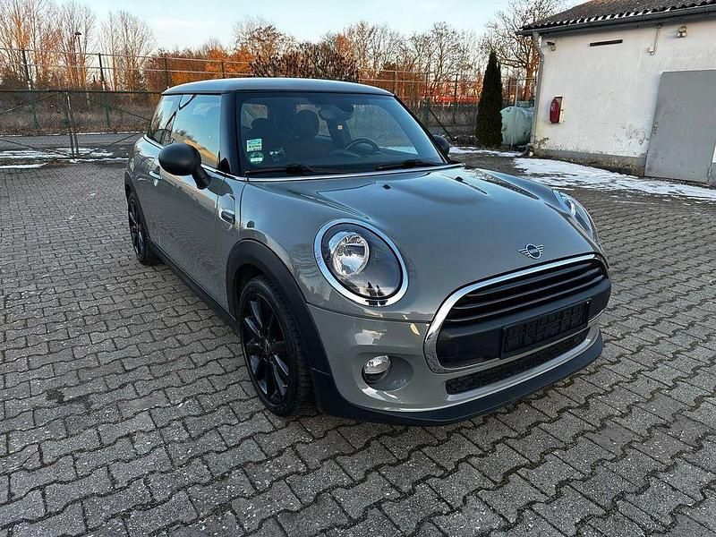 Usado Mini ONE 102 HP (75 kW) 2018 Cinzento Citadino
