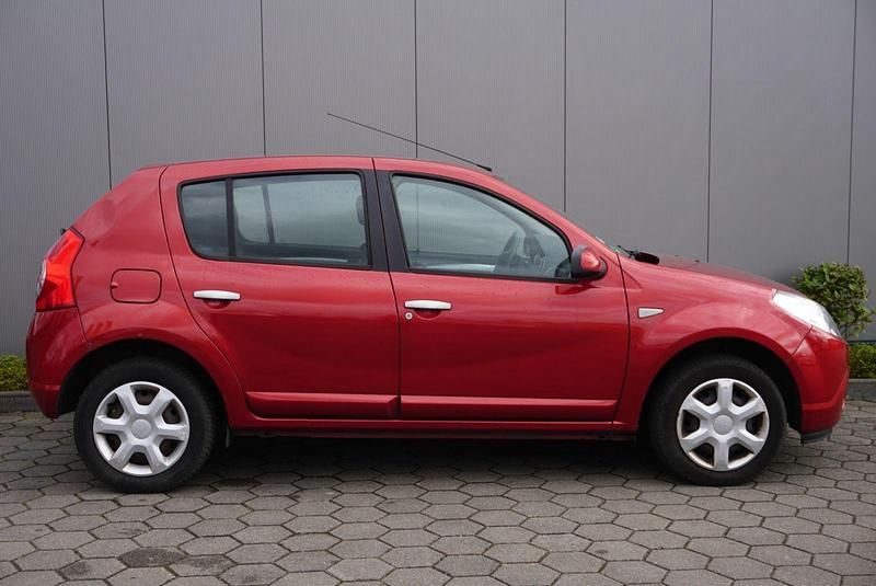Gebraucht Dacia Sandero Lauréate 75 PS (55 kW) 2011 Rot Kleinwagen