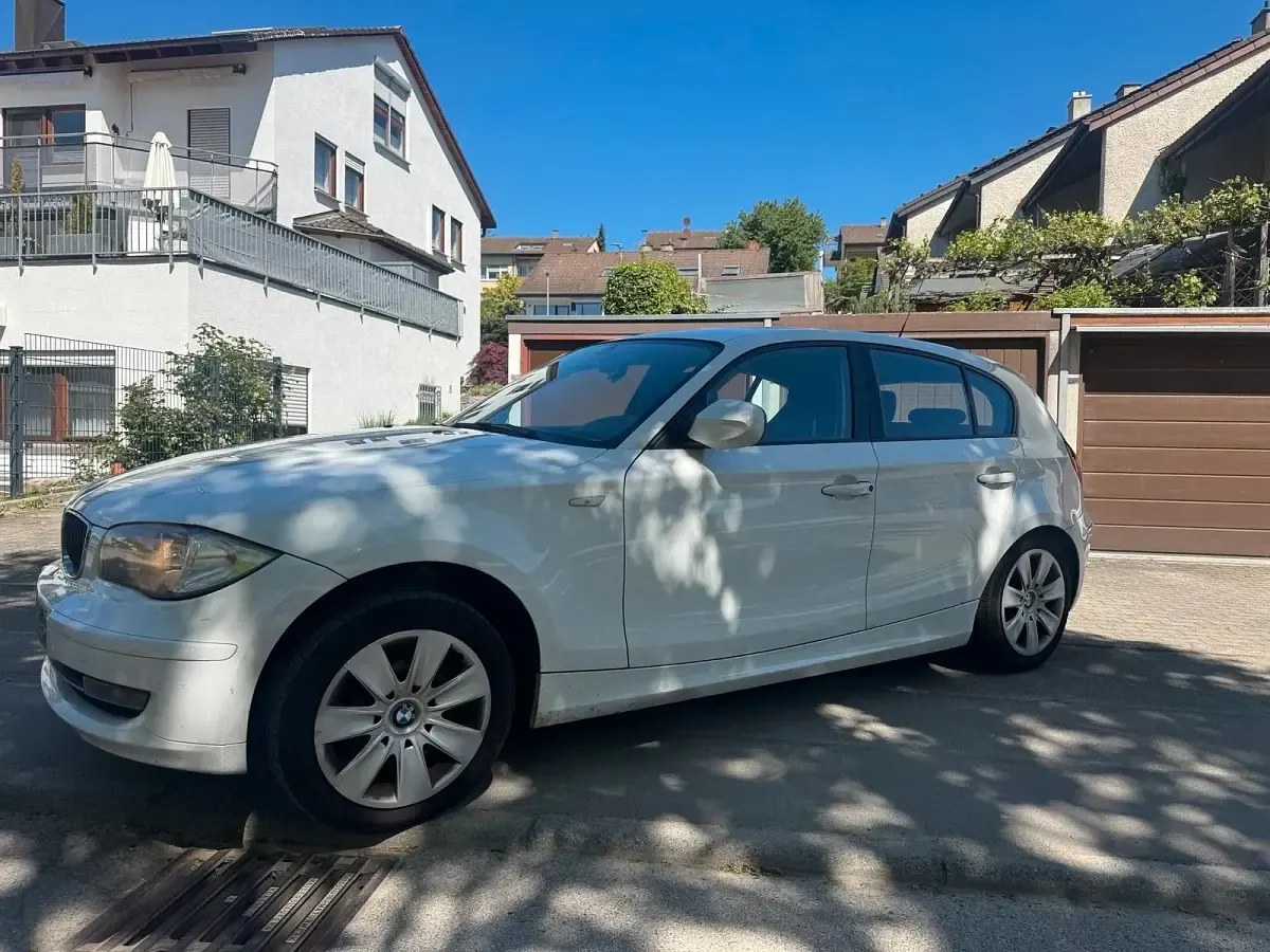 Usata BMW 120 116 CV (85 kW) 2009 Bianco Utilitaria