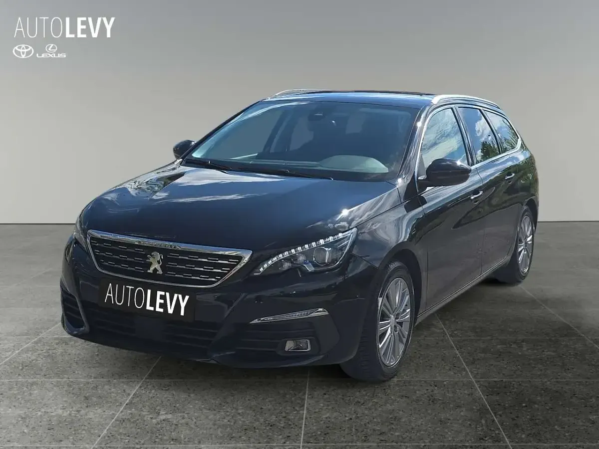 Gebraucht Peugeot 308 Allure 131 PS (96 kW) 2021 Schwarz Kombi