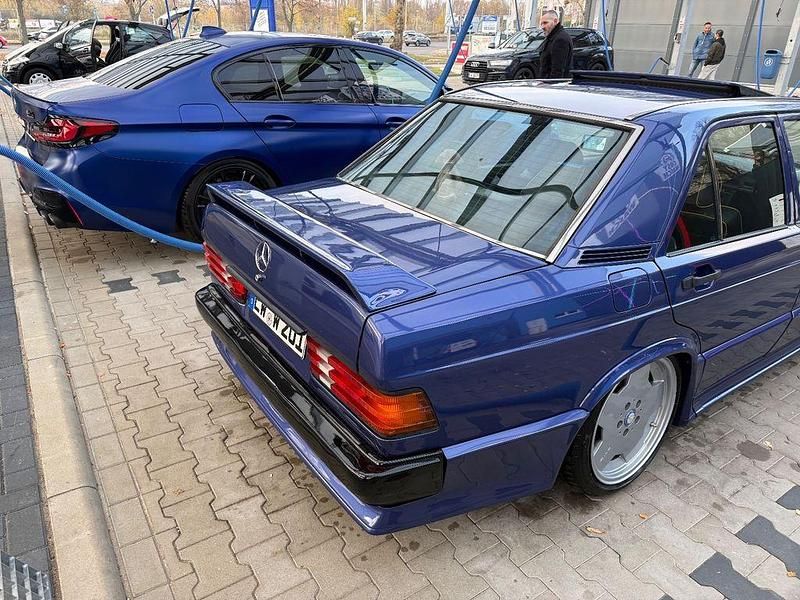 Gebraucht Mercedes 190 136 PS (100 kW) 1992 Blau Limousine