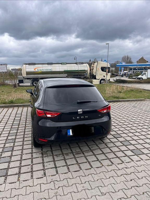 Usado Seat Leon ST 86 HP (63 kW) 2013 Preto Carrinha