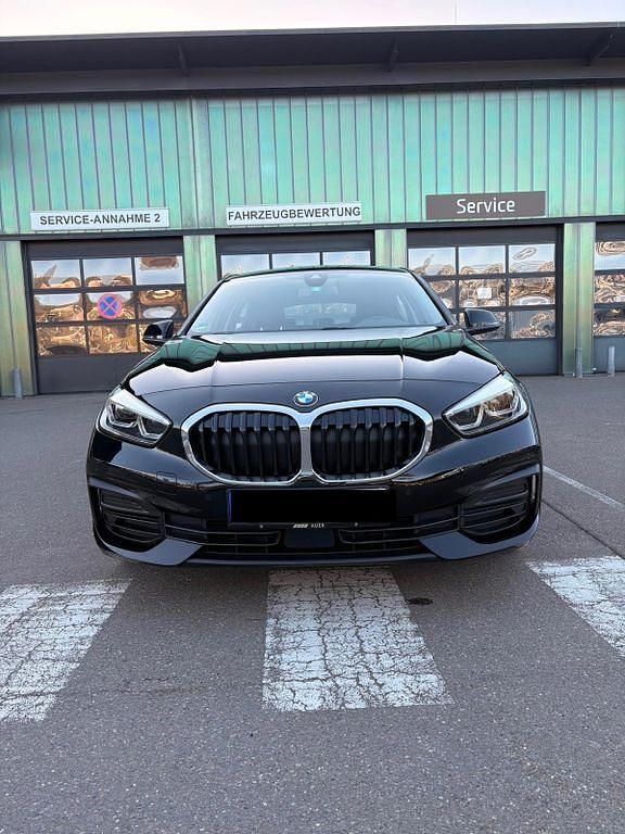 Gebraucht BMW 116 Advantage 116 PS (85 kW) 2021 Schwarz Kleinwagen