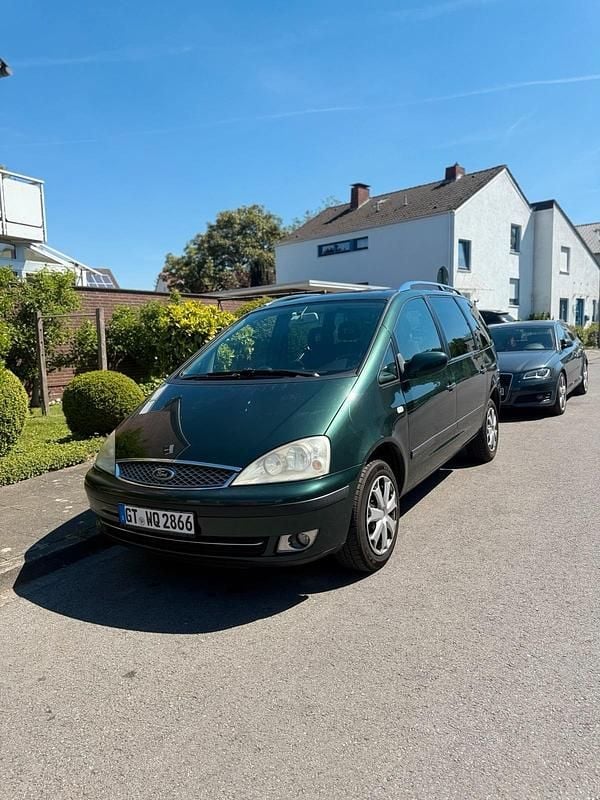 Grün Gebraucht 2005 Ford Galaxy Van / Kleinbus | 990 € (Guter Preis) - Bild 1/4