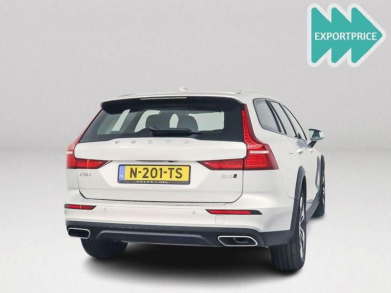 Gebraucht Volvo V60 CC Pro 264 PS (194 kW) 2022 Grau Kombi