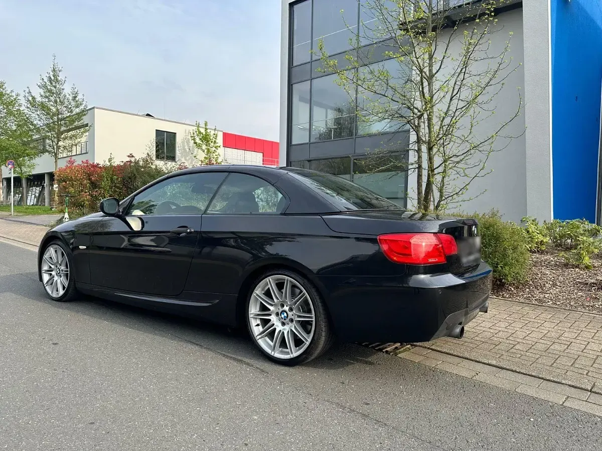 Gebraucht BMW 335 Cabriolet M Sport 306 PS (225 kW) 2010 Schwarz Cabrio