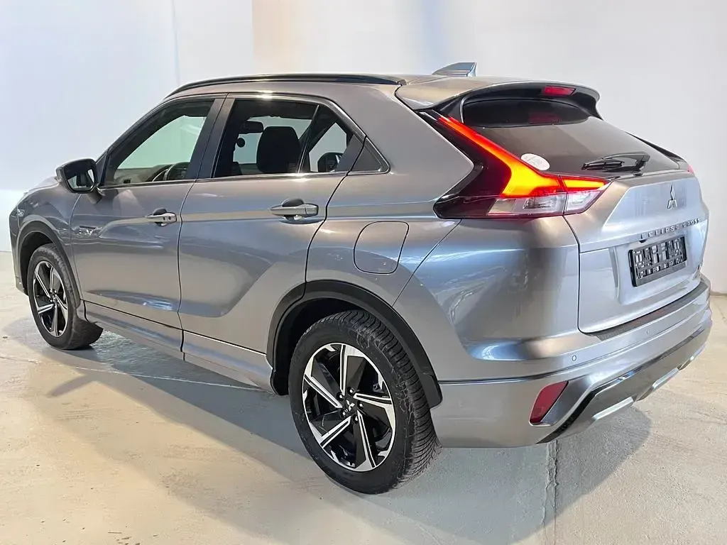 Używany Mitsubishi Eclipse Cross Plus 98 KM (72 kW) 2022 Szary SUV