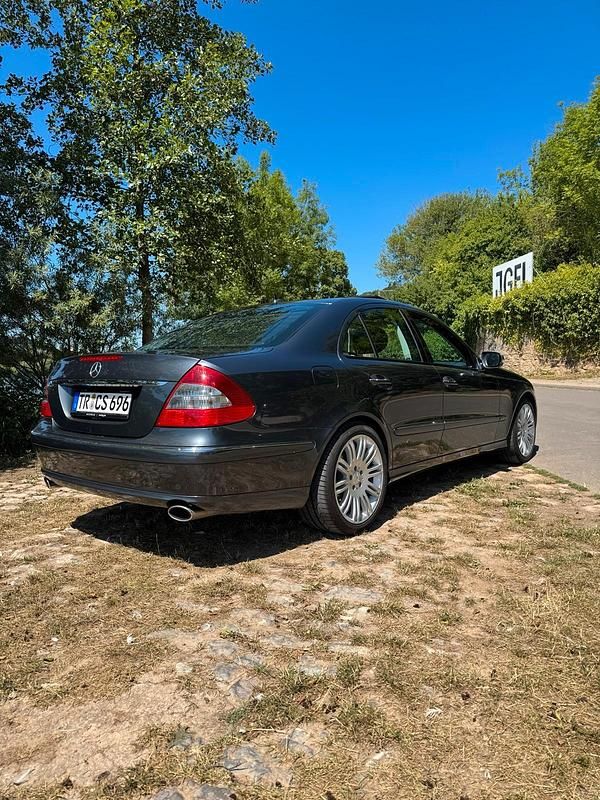Gebraucht Mercedes E230 Elegance 204 PS (150 kW) 2007 Limousine