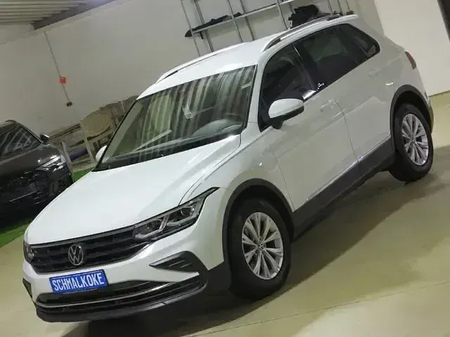 Używany VW Tiguan Active 150 KM (110 kW) 2022 Biały SUV