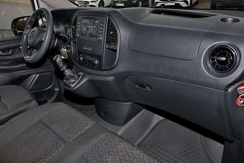 Gebraucht Mercedes Vito 136 PS (100 kW) 2023 Arktikweiß Van
