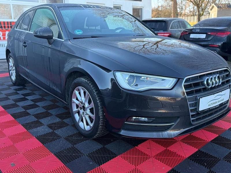 Gebraucht Audi A3 Ambiente 122 PS (89 kW) 2013 Braun Limousine
