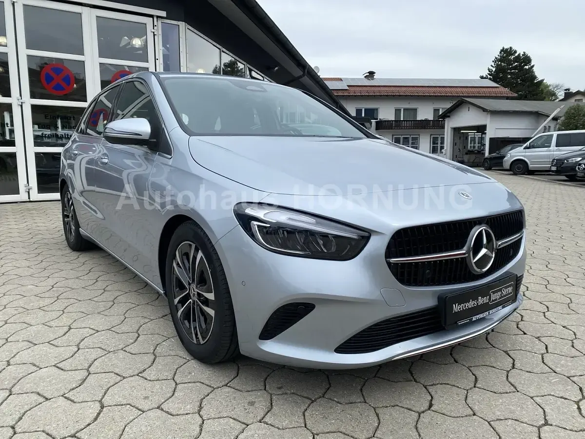 Gebraucht Mercedes B200 Progressive 163 PS (119 kW) 2026 Silber Kleinwagen