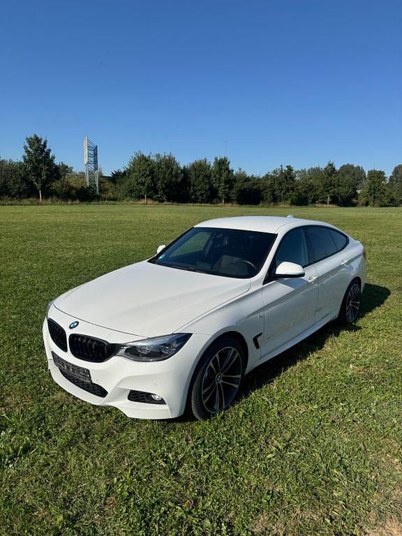 Weiß Gebraucht 2017 BMW 335 Gran Turismo M Sport Limousine | 19.700 € (Superpreis) - Bild 1/4
