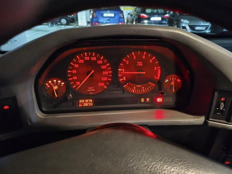 Gebraucht BMW 530 188 PS (138 kW) 1989 Silber Limousine