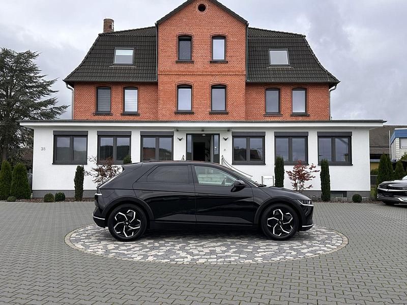 Schwarz Gebraucht 2023 Hyundai Ioniq 6 Techniq Limousine | 30.949 € (Superpreis) - Bild 1/4