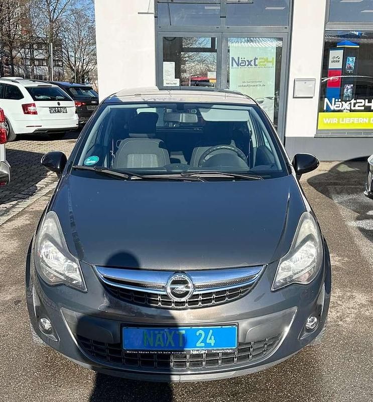 Gebraucht Opel Corsa Color Edition 101 PS (74 kW) 2014 Plat.anthr./rogrey/0j:silbergr Kleinwagen
