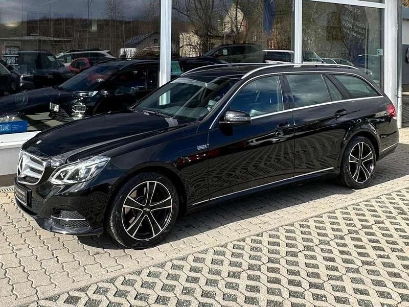 Gebraucht Mercedes E350 258 PS (189 kW) 2016 Obsidianschwarz  metalliclack Kombi