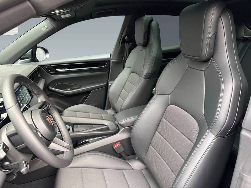 Gebraucht Porsche Macan 300 kW (408 PS) 2024 Vulkangraumetallic SUV