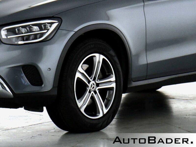 Gebraucht Mercedes GLC220 Exclusive 194 PS (142 kW) 2022 992 lack selenitgrau SUV