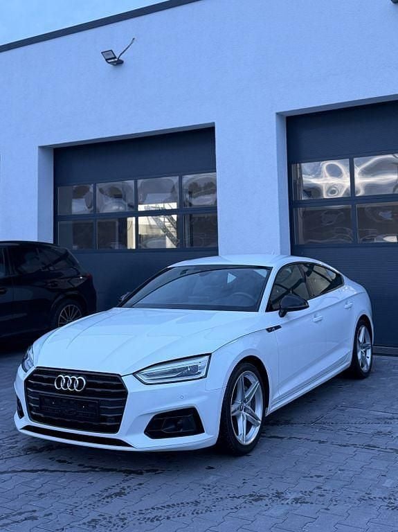 Weiß Gebraucht 2019 Audi A5 Sportback S-Line Kleinwagen | 21.000 € (Superpreis) - Bild 1/2