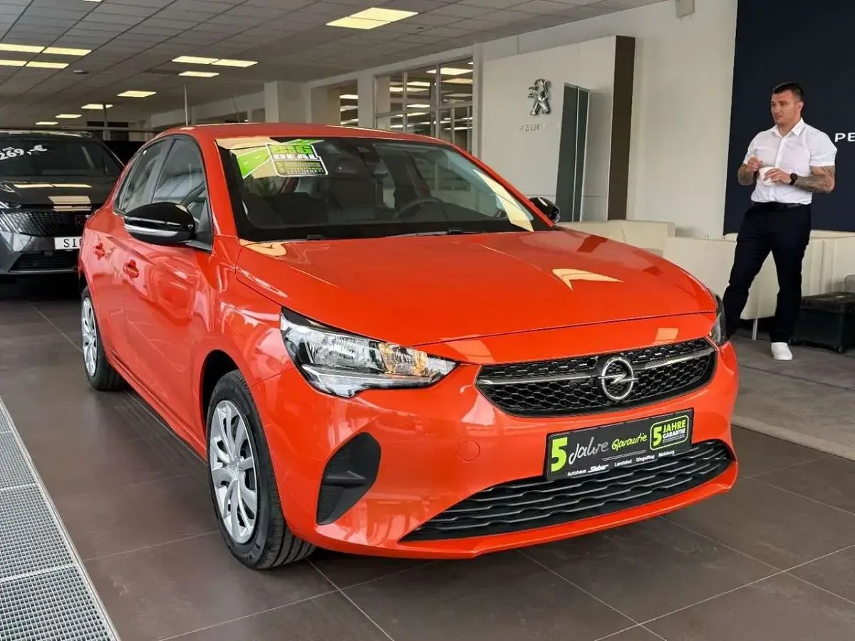 Gebraucht Opel Corsa-e Edition 100 kW (136 PS) 2022 Power orange/dynamik orange Kleinwagen