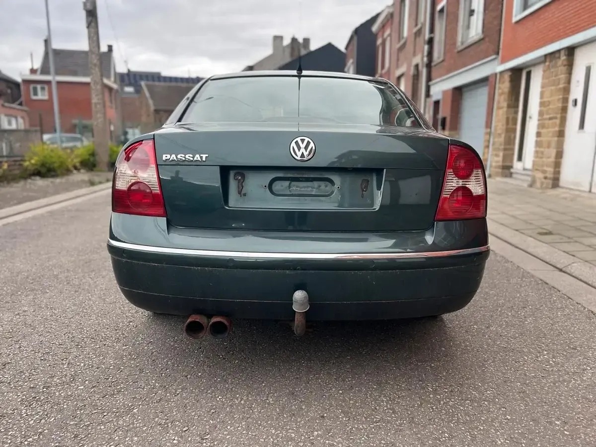 Usata VW Passat 130 CV (95 kW) 2004 Verde Berlina