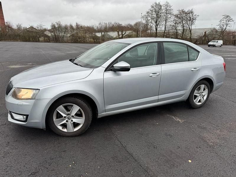 Gebraucht Skoda Octavia Elegance 179 PS (131 kW) 2014 Silber Limousine