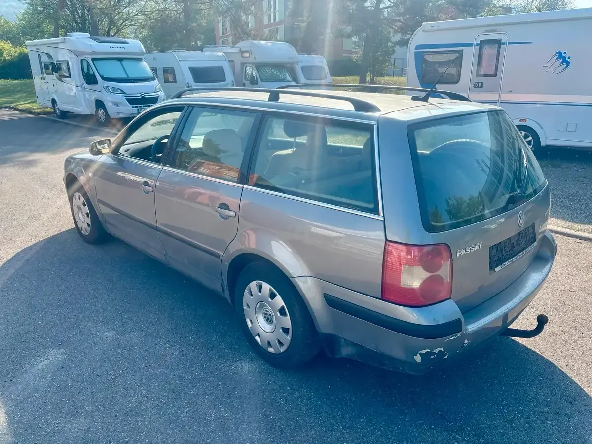 Usata VW Passat 115 CV (84 kW) 2003 Grigio Station wagon