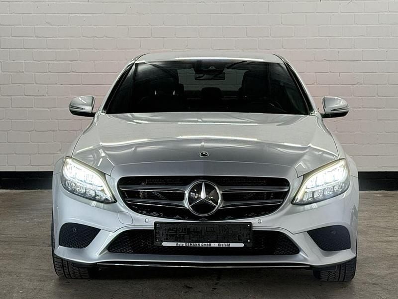 Gebraucht Mercedes C300e Avantgarde 211 PS (155 kW) 2020 Iridiumsilber  metalliclack Limousine