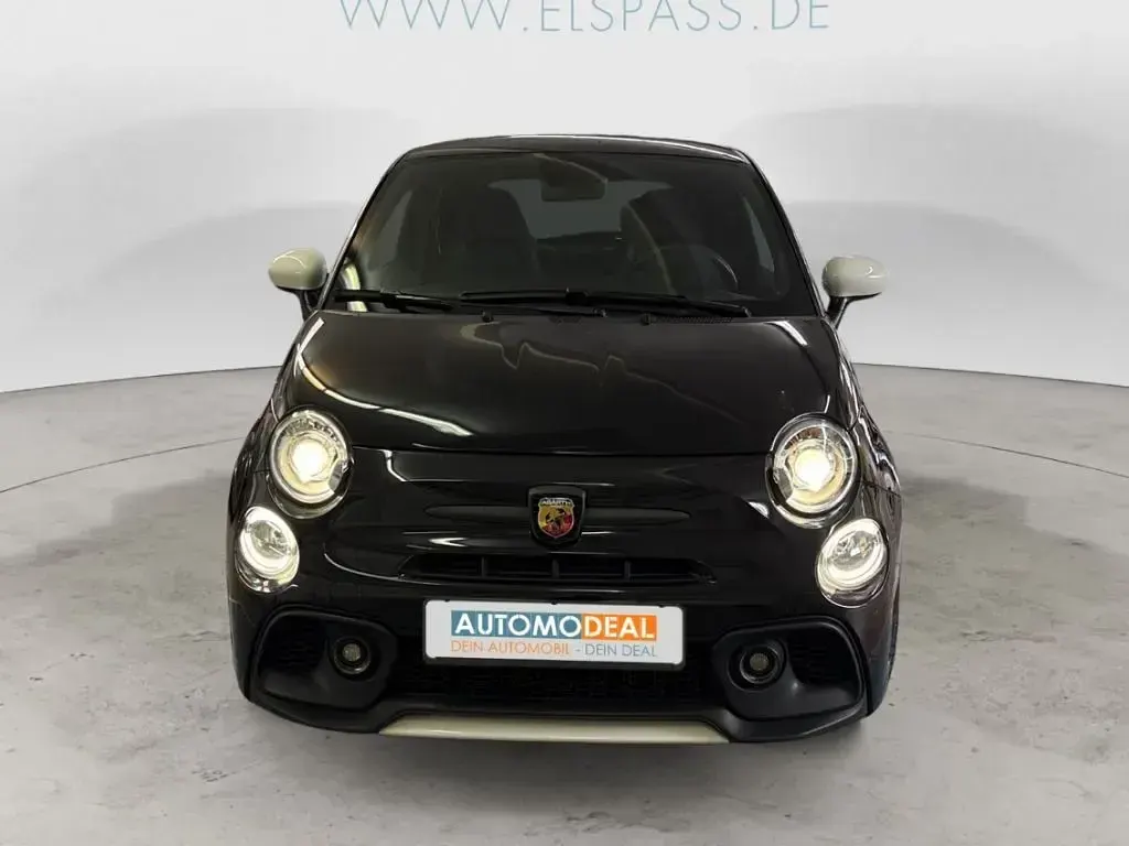 Używany Abarth 695 Esseesse 179 KM (131 kW) 2022 Czarny Hatchback