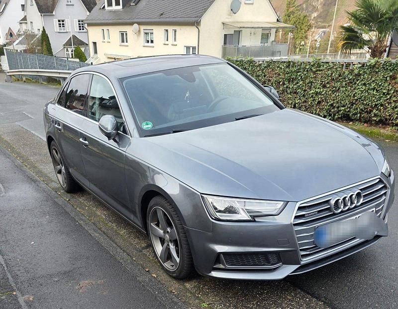 Grau Gebraucht 2019 Audi A4 Sport Limousine | 19.500 € (Superpreis) - Bild 1/4
