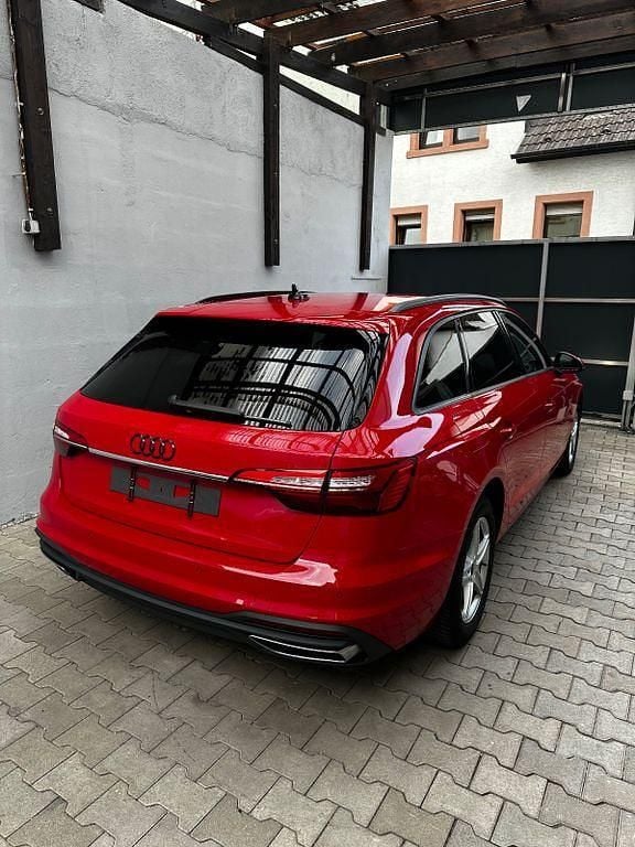 Gebraucht Audi A4 Ambiente 163 PS (119 kW) 2021 Rot Kombi