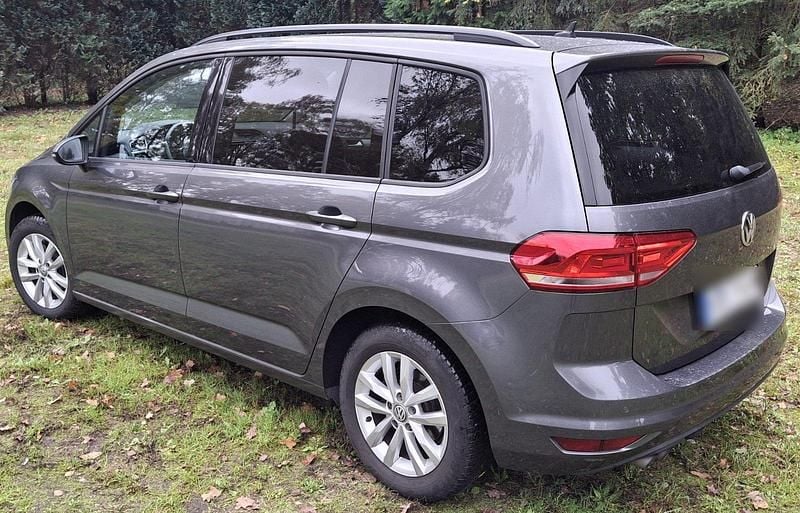 Gebraucht VW Touran 150 PS (110 kW) 2017 Grau Van / Kleinbus