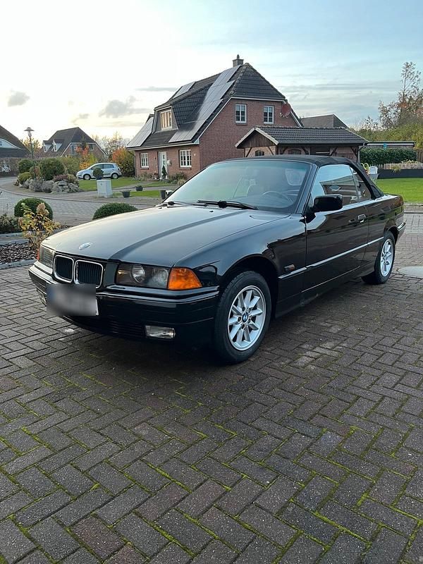 Schwarz Gebraucht 1994 BMW 318 Cabriolet Cabrio | 5.200 € - Bild 1/4