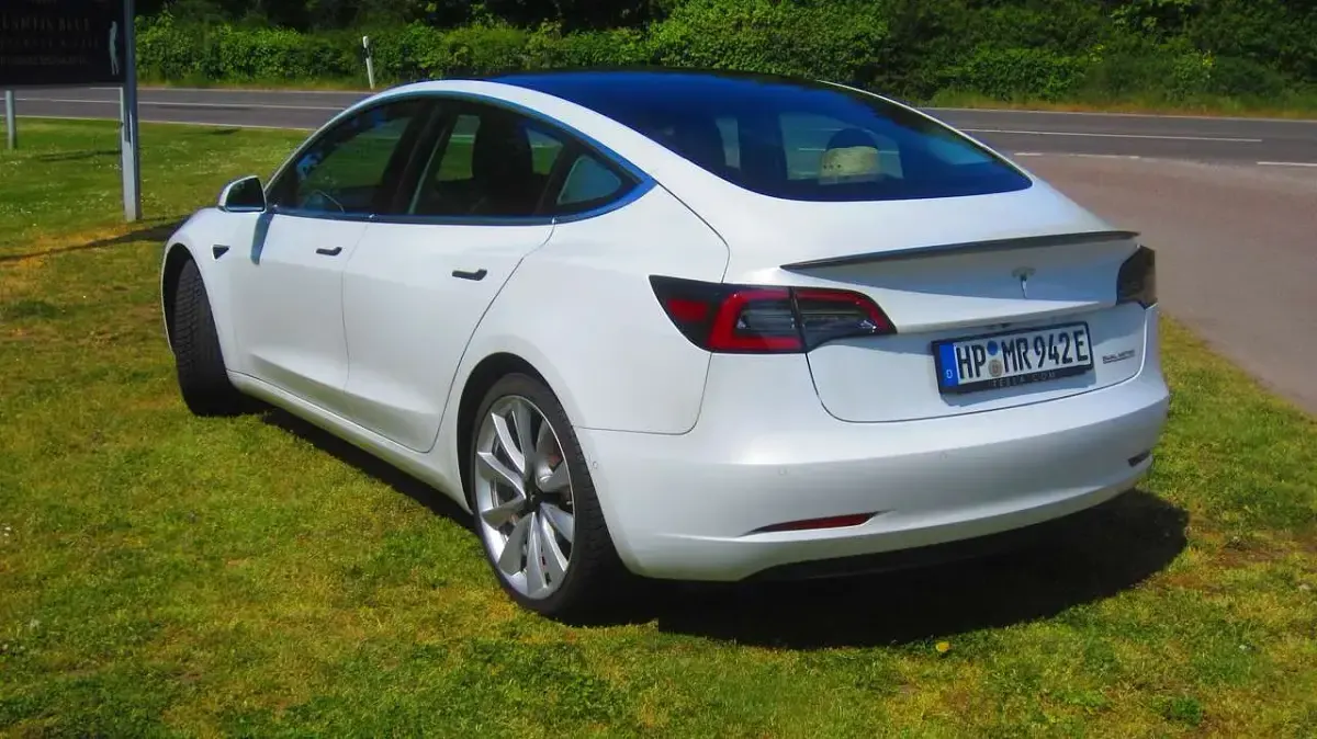 Brugt Tesla Model 3 377 kW (513 HK) 2019 Hvid Sedan