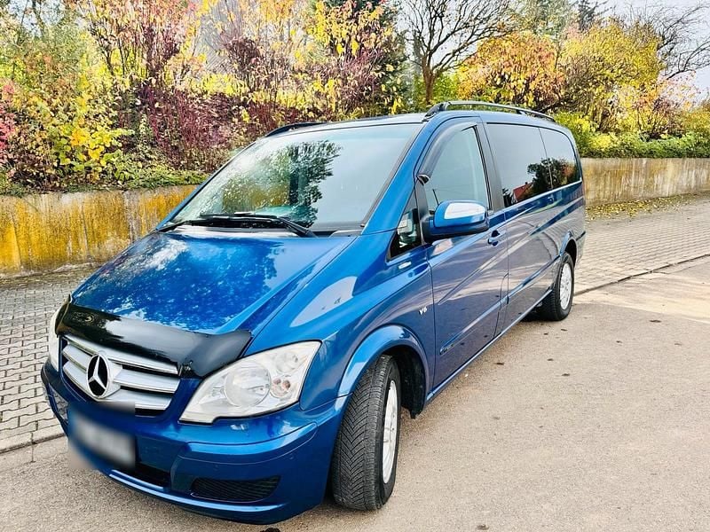 Blau Gebraucht 2011 Mercedes Viano Van / Kleinbus | 14.500 € (Guter Preis) - Bild 1/4