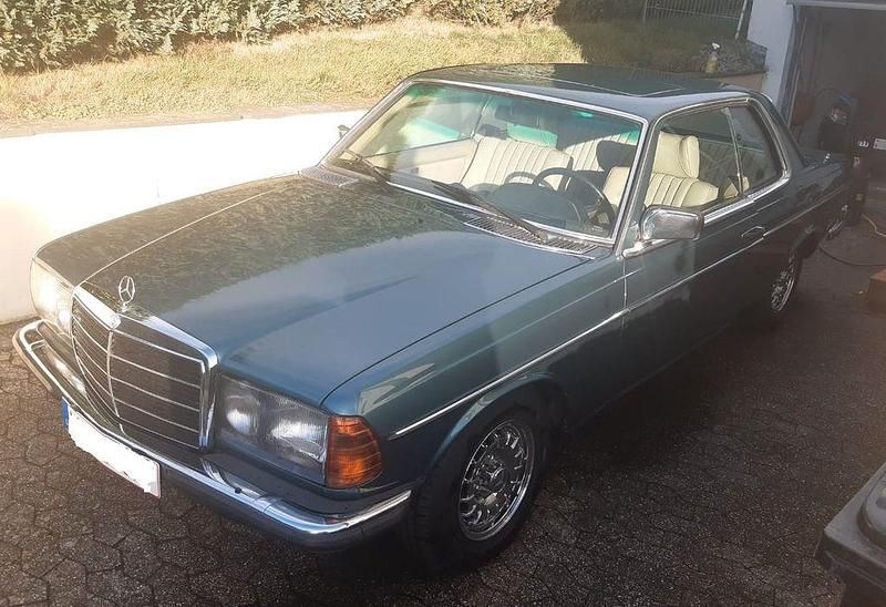 Gebraucht Mercedes 280 185 PS (136 kW) 1983 Grün Coupé