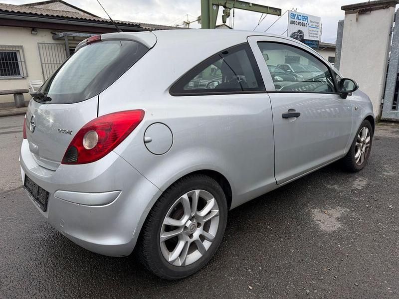 Gebraucht Opel Corsa Selection 69 PS (50 kW) 2012 Silber Kleinwagen