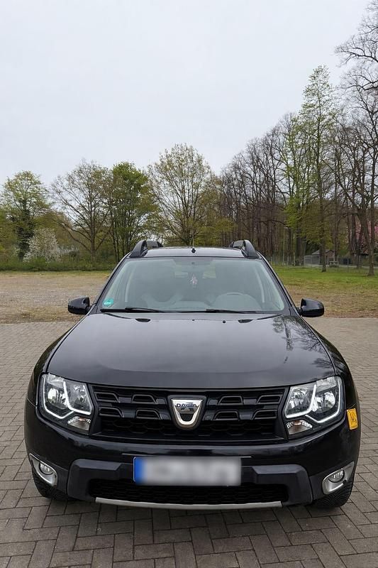 Gebraucht Dacia Duster 114 PS (83 kW) 2017 Schwarz SUV