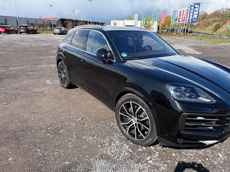 Gebraucht Porsche Cayenne 348 PS (255 kW) 2023 Schwarz SUV