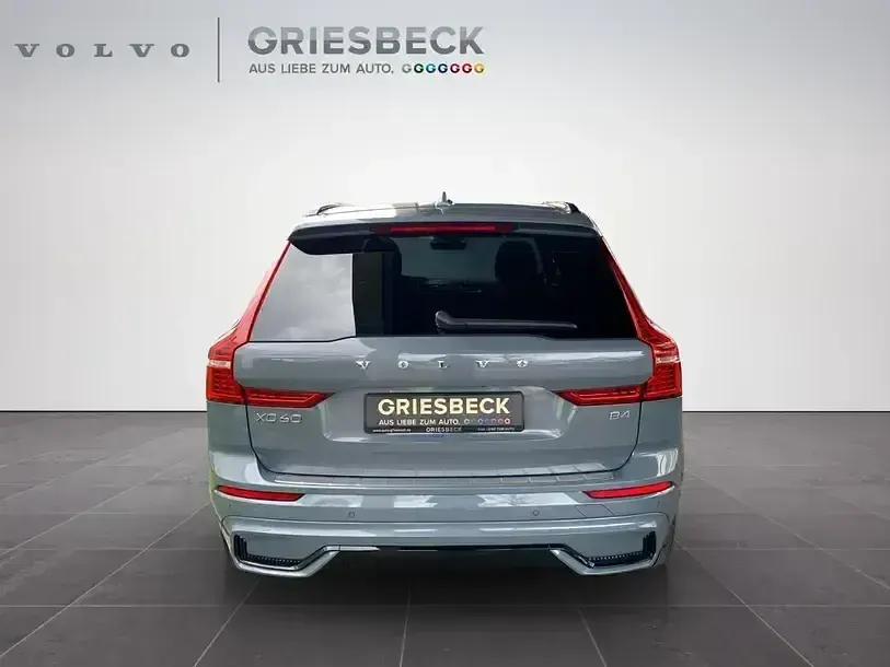 Gebraucht Volvo XC60 Plus 197 PS (144 kW) 2023 Thunder grey / metallic SUV