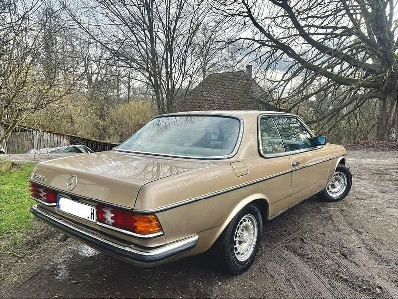 Gebraucht Mercedes 230 136 PS (100 kW) 1983 Coupé