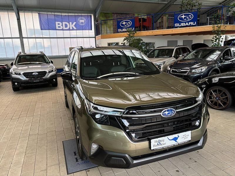 Grün Gebraucht 2025 Subaru Forester Platinum SUV | 43.990 € (Fairer Preis) - Bild 1/4