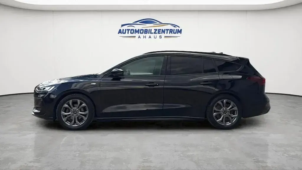 Gebraucht Ford Focus ST-Line 125 PS (91 kW) 2024 Schwarz Limousine