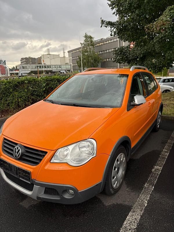 Orange Gebraucht 2007 VW Polo Cross Kleinwagen | 2.900 € (Etwas zu teuer) - Bild 1/4