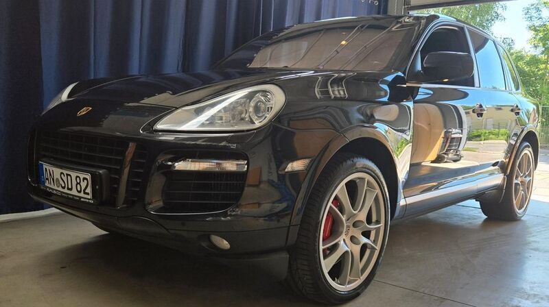 Schwarz Gebraucht 2009 Porsche Cayenne Turbo SUV | 21.999 € (Etwas zu teuer) - Bild 1/4