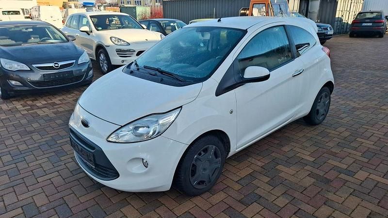 Weiß Gebraucht 2012 Ford Ka Titanium | 1.500 € (Guter Preis) - Bild 1/4