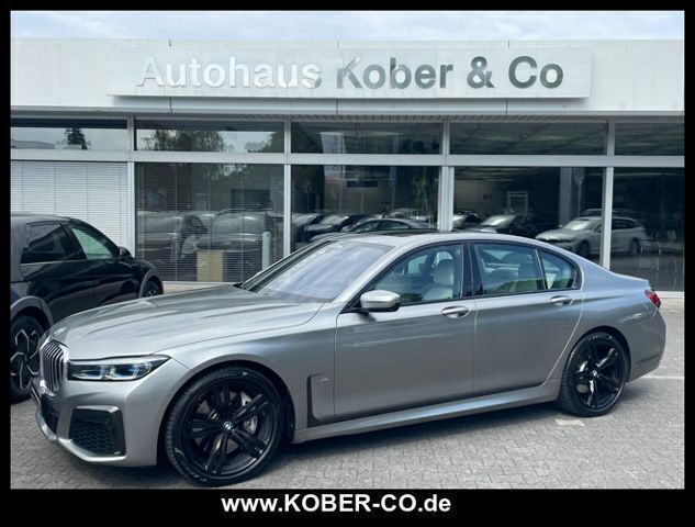 Silber/grau (metallic) Gebraucht 2019 BMW 750 Shadowline Limousine | 52.980 € (Etwas zu teuer) - Bild 1/4