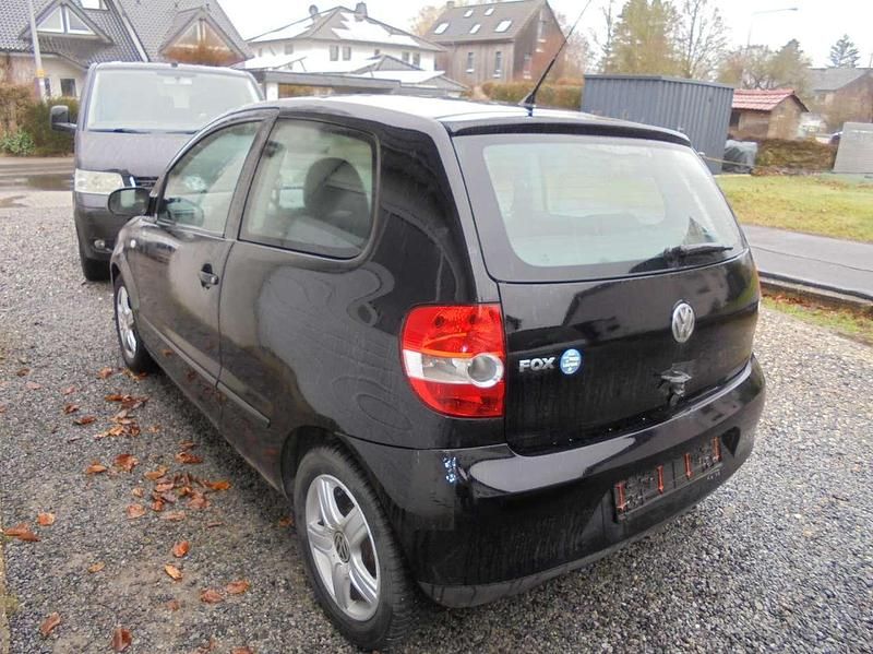 Second-hand VW Fox 75 CP (55 kW) 2007 Negru Hatchback