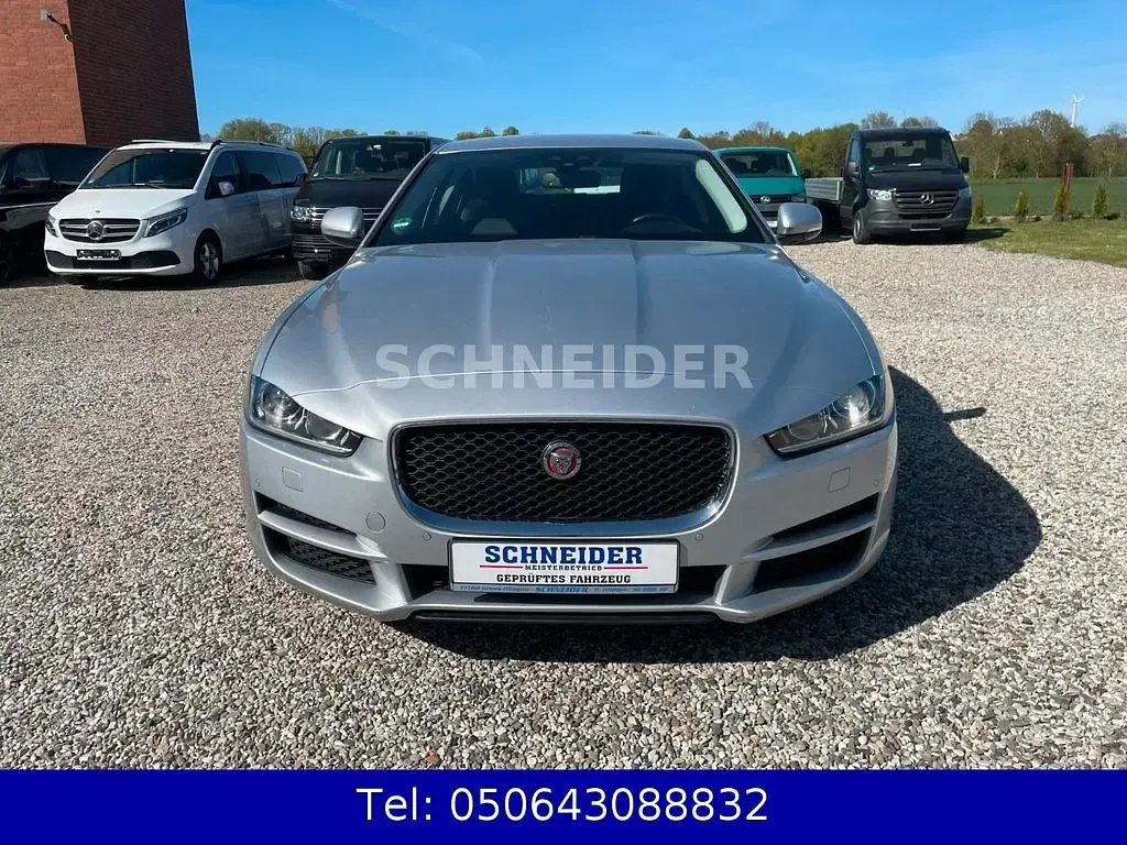 Gebraucht Jaguar XE Prestige 179 PS (131 kW) 2015 Silber Limousine